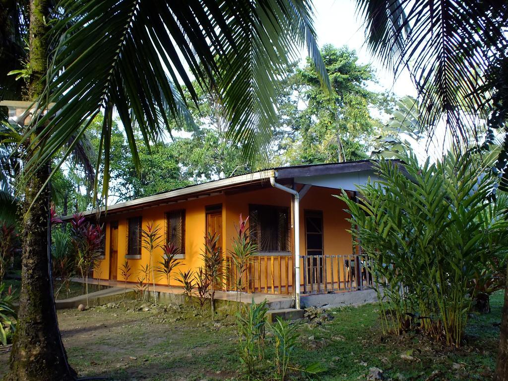 Cabinas Caribe Luna กาอุยตา ภายนอก รูปภาพ