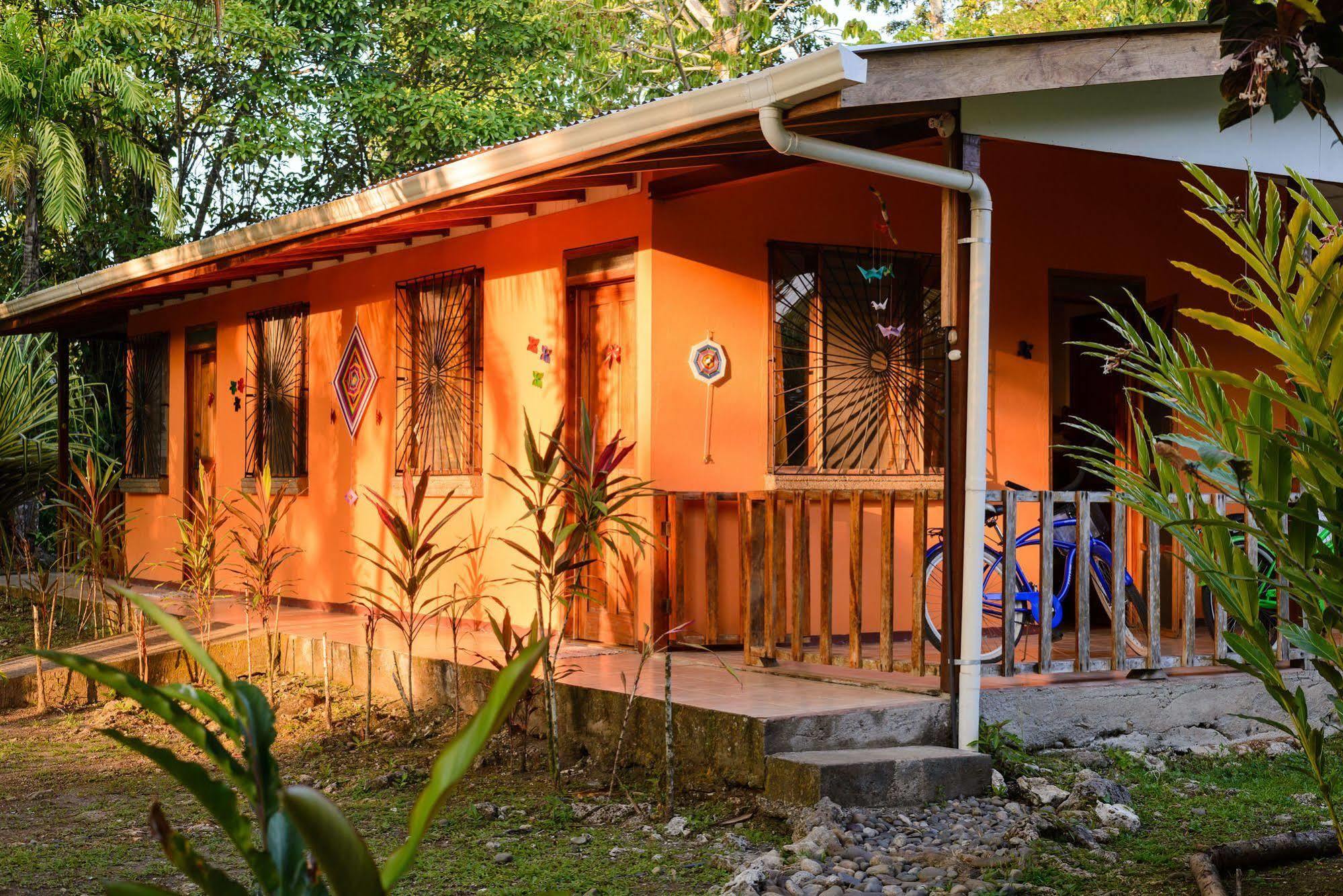 Cabinas Caribe Luna กาอุยตา ภายนอก รูปภาพ